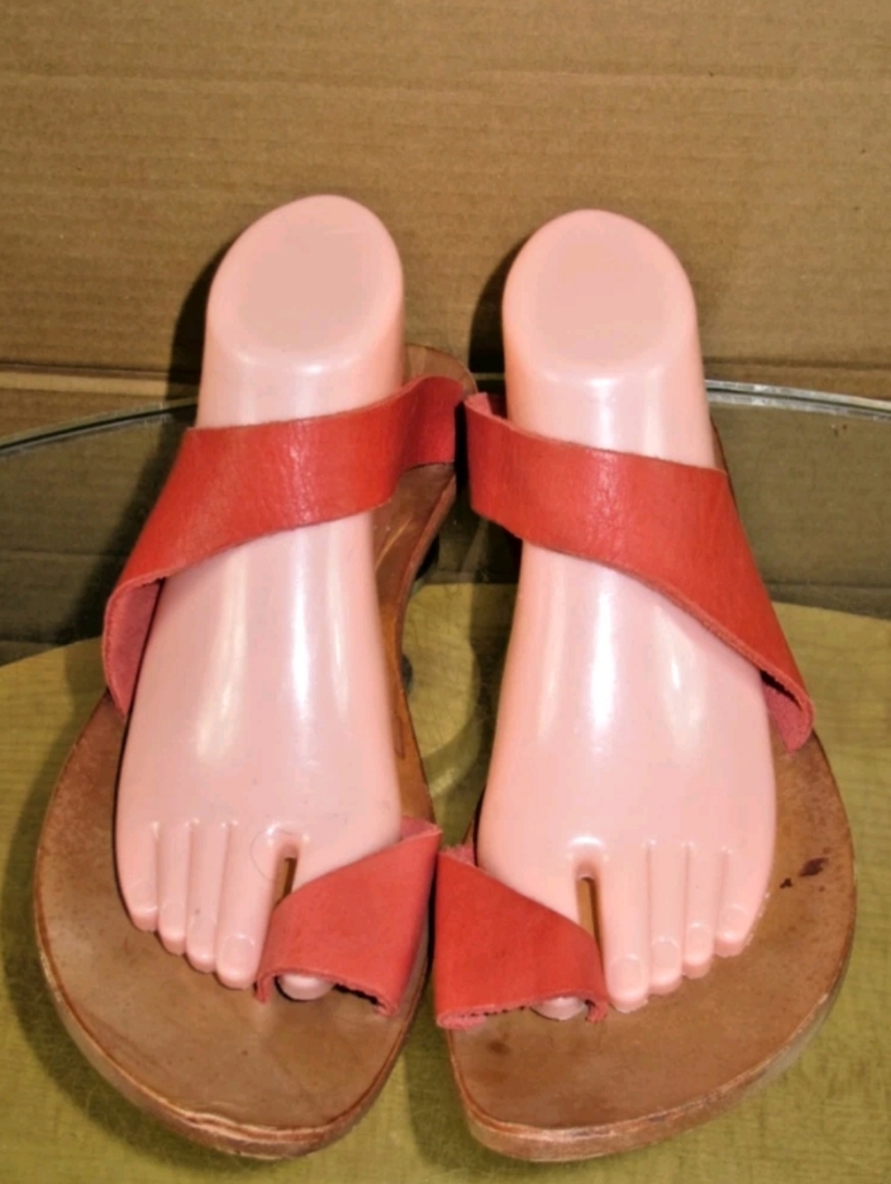 Sundance CYDWOQ Women’s Thong Red Leather Handcrafted Sandals 40 EU 10 US